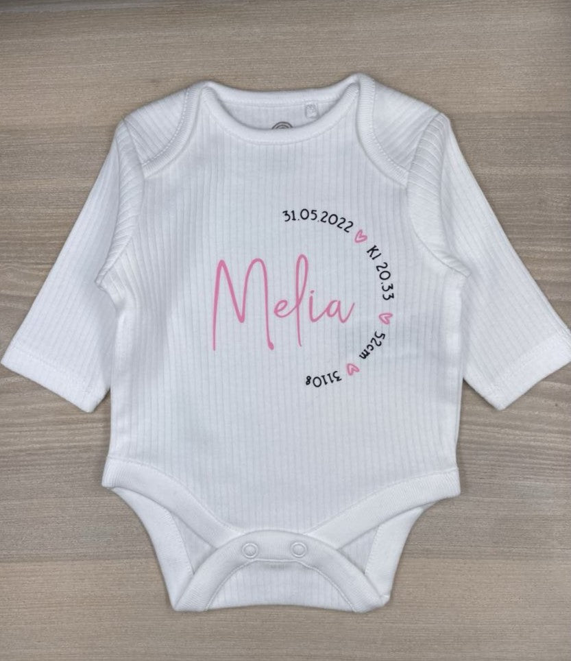 Baby Body med fødselsdetaljer