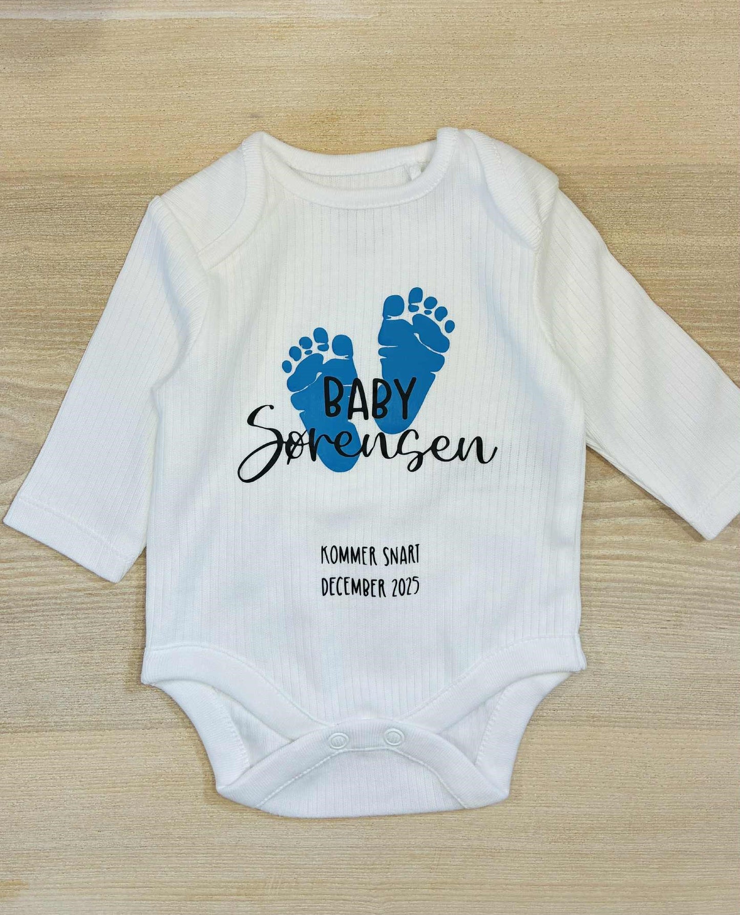 Babybody med fødder