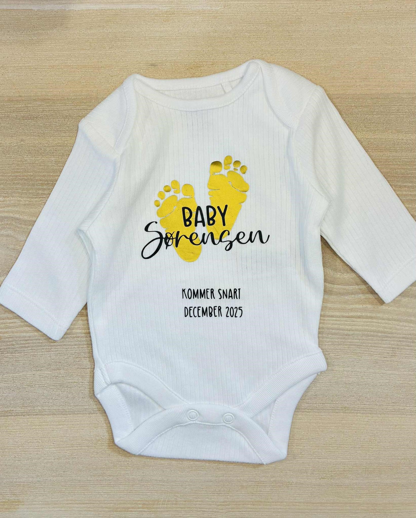 Babybody med fødder